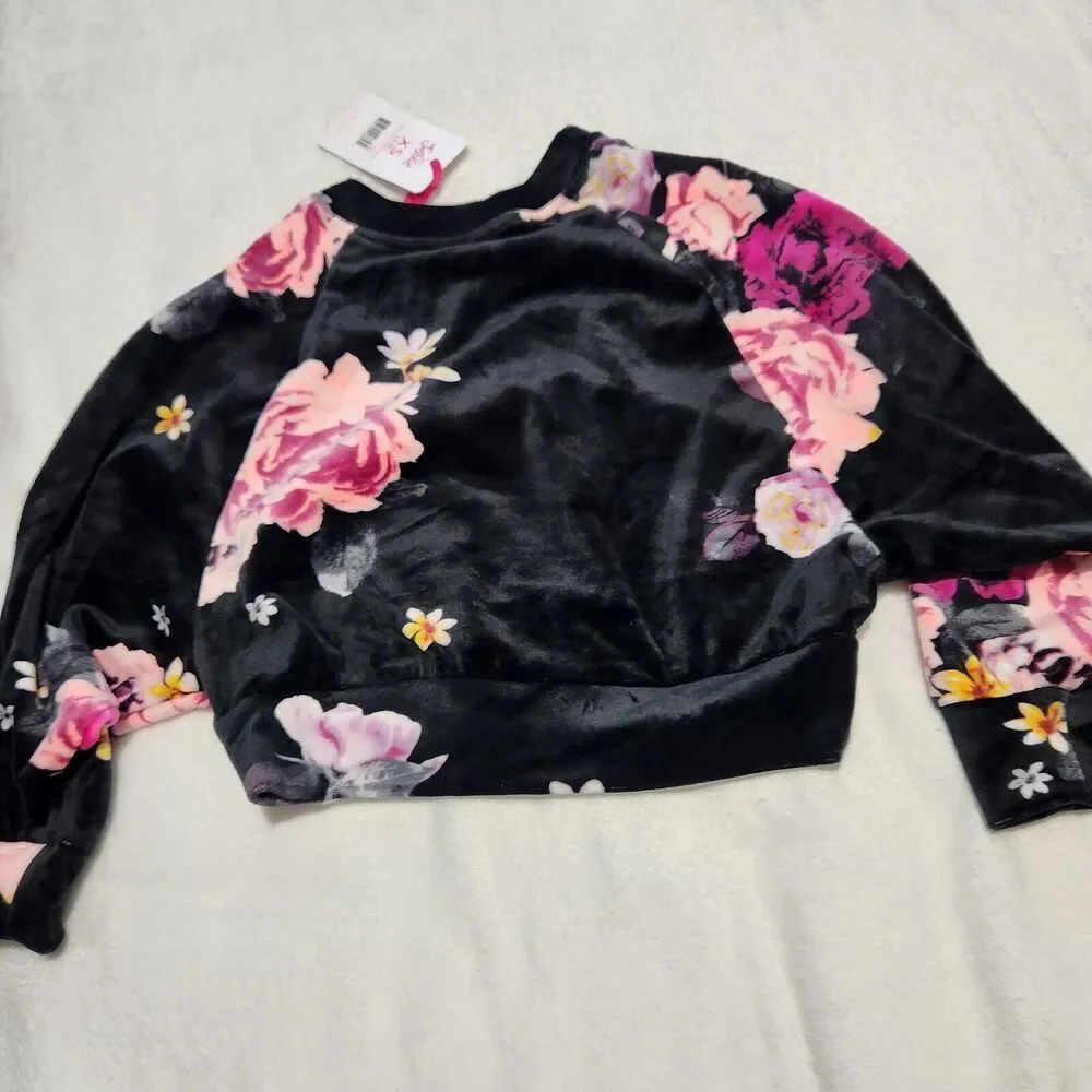 Justice Sweater For Girl's Size XSmall 5/6 Black Floral Super Soft